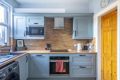 2 bedroom terraced house to rent, Brownlow Street, York
