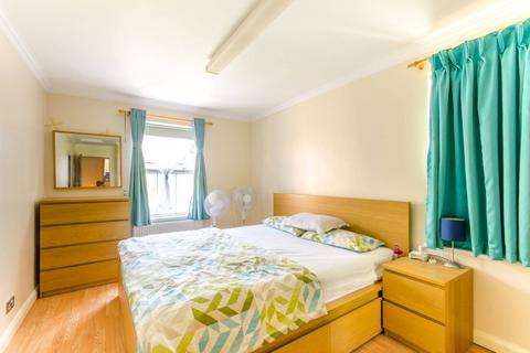 3 bedroom maisonette to rent, Gladstone Avenue, N22, Wood Green, London, N22