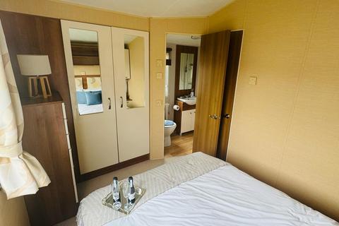 3 bedroom static caravan for sale, Low Road, Harwich CO12