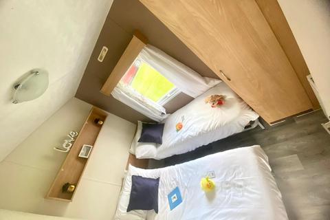 3 bedroom static caravan for sale, Low Road, Harwich CO12