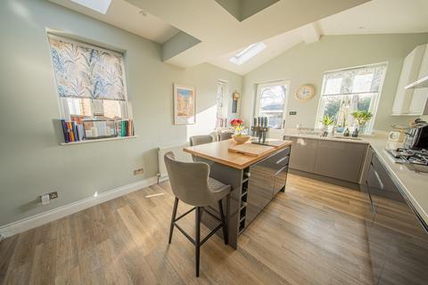 4 bedroom semi-detached house for sale, College Road, Haywards Heath, RH16