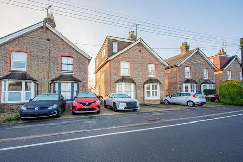 4 bedroom semi-detached house for sale, College Road, Haywards Heath, RH16