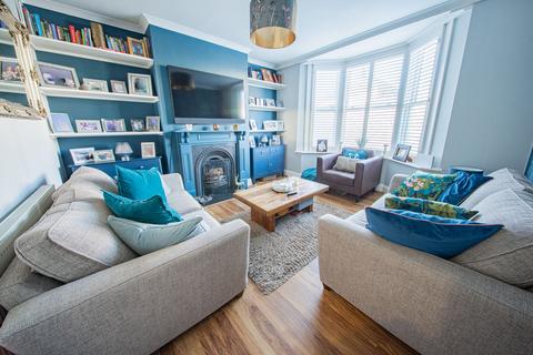 4 bedroom semi-detached house for sale, College Road, Haywards Heath, RH16
