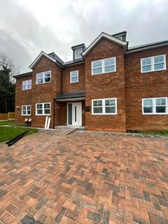 3 bedroom detached house to rent, Herbert Road, London, SE18