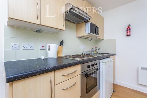Studio to rent, The Roundhouse, Gunwharf Quays, Portsmouth, PO1
