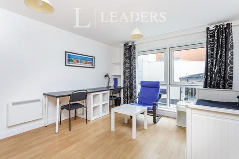 Studio to rent, The Roundhouse, Gunwharf Quays, Portsmouth, PO1