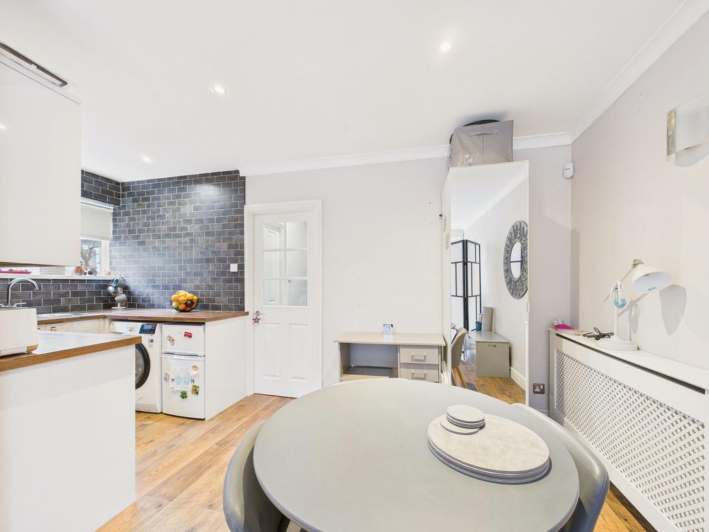 Kitchen/Dining Area