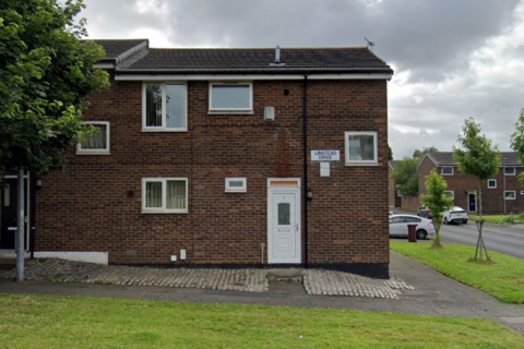 4 bedroom end of terrace house to rent, Linstead Drive, Manchester M8