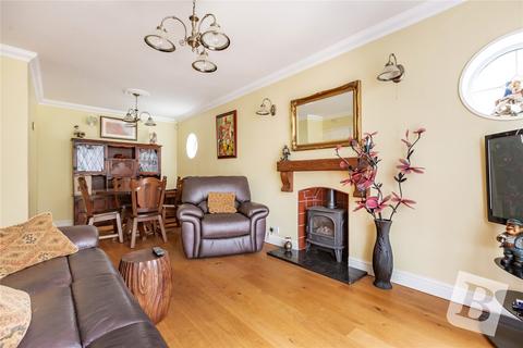 2 bedroom bungalow for sale, The Crescent, Upminster, RM14