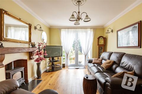 2 bedroom bungalow for sale, The Crescent, Upminster, RM14