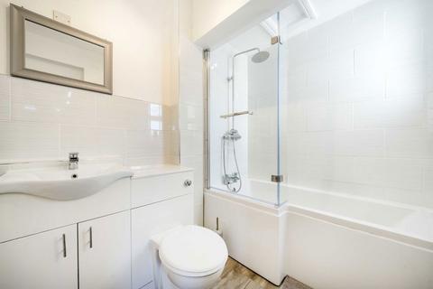 1 bedroom flat to rent, Merton Road, London SW19
