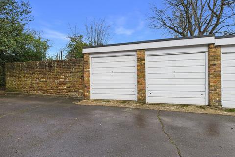 2 bedroom apartment for sale, Lexham Gardens, Amersham, Buckinghamshire, HP6
