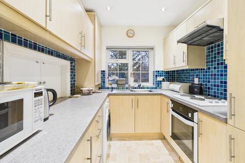2 bedroom apartment for sale, Lexham Gardens, Amersham, Buckinghamshire, HP6