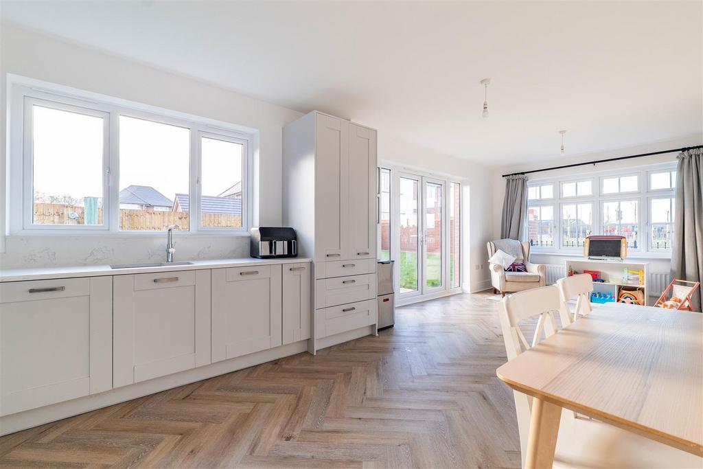 Kitchen/Dining Room