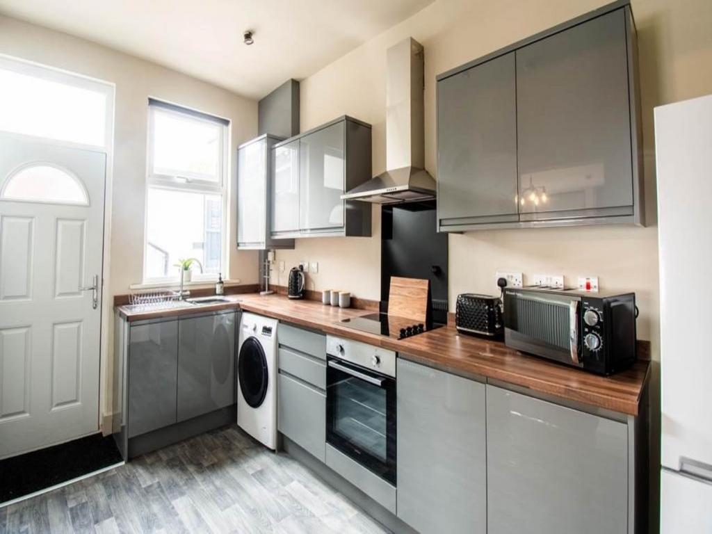 Kitchen 2