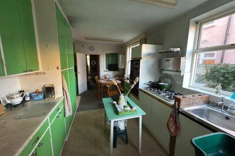 3 bedroom terraced house for sale, 18 Royal Avenue, Lowestoft, Suffolk NR32 4HH