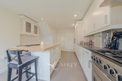 5 bedroom detached house for sale, Lytham Park, Northamptonshire PE8