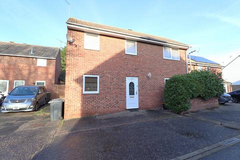 2 bedroom end of terrace house for sale, Hartford Close, Rayleigh, SS6