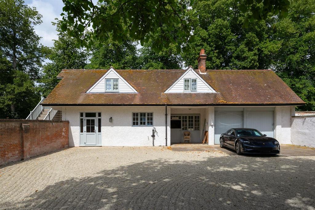 Garage &amp; Outbuildings