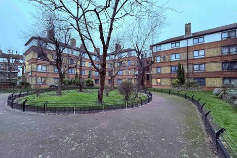 1 bedroom in a flat share to rent, Weston Street, London SE1