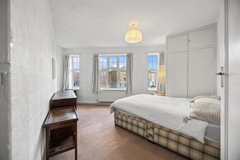 2 bedroom apartment for sale, Haverstock Hill, Belsize Park NW3