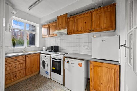 2 bedroom apartment for sale, Haverstock Hill, Belsize Park NW3