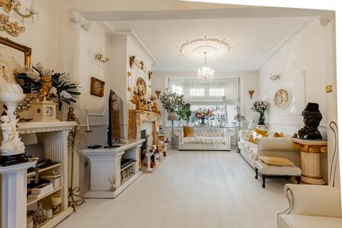 3 bedroom terraced house for sale, Barkingside IG6