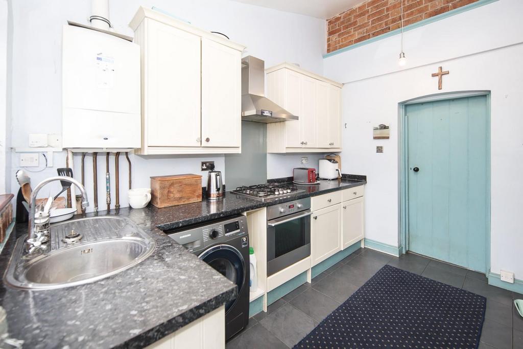 5 Lewis Rd kitchen-4.jpg