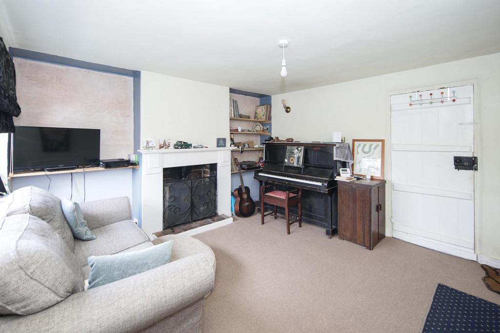 5 Lewis Rd lounge-2.jpg