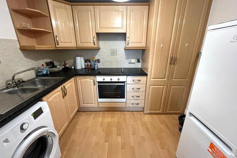 2 bedroom apartment to rent, Midway House, Cheetham Hill M8