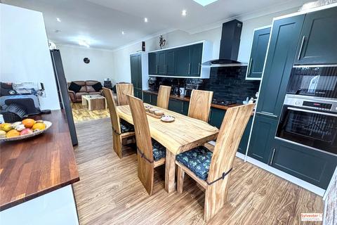 3 bedroom bungalow for sale, Elmwood Gardens, Lobley Hill, Gateshead, NE11