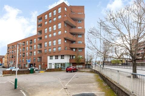 1 bedroom flat to rent, Angel Way, Romford, RM1