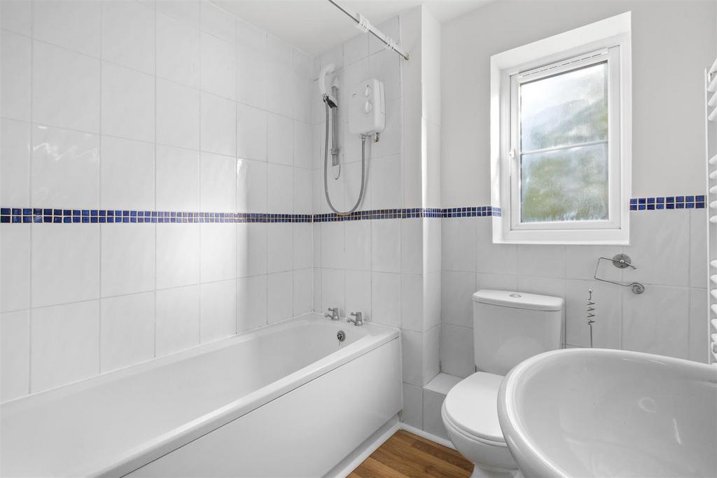 26 Ripley Close, HP13 5 LF-4.jpg