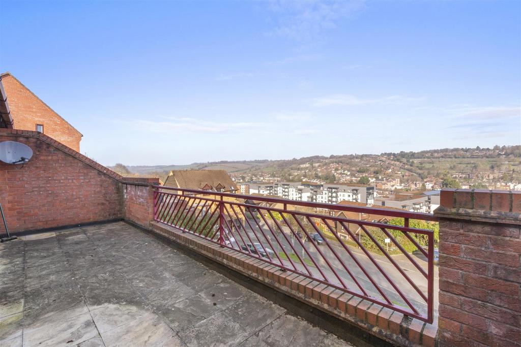 26 Ripley Close, HP13 5 LF-10.jpg