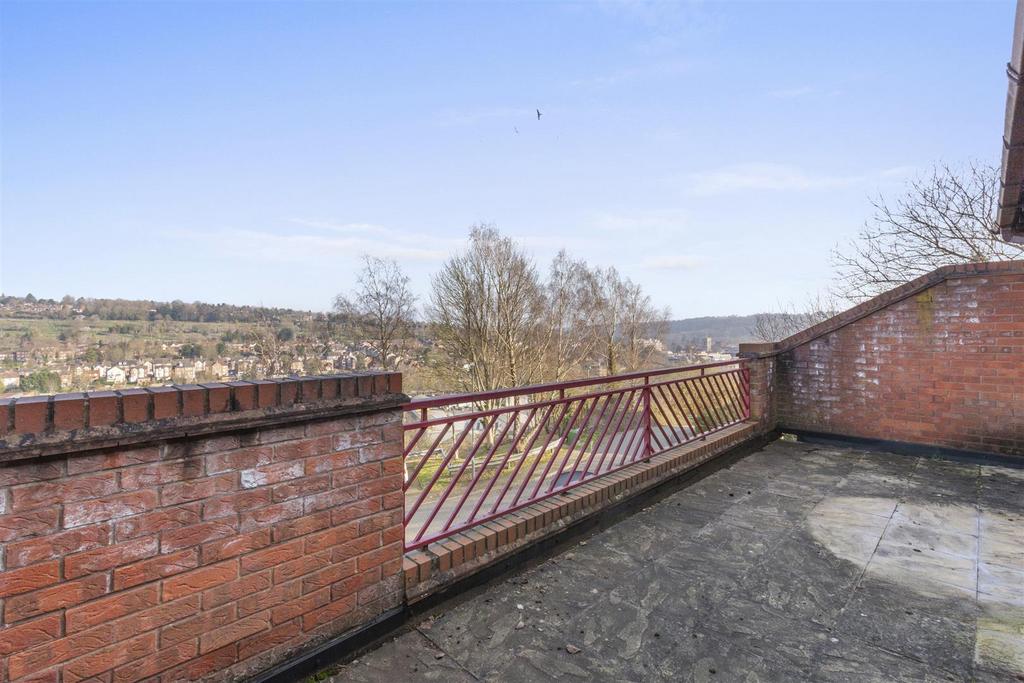 26 Ripley Close, HP13 5 LF-11.jpg