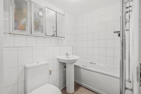 2 bedroom apartment for sale, Mullards Close, Mitcham