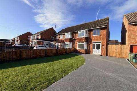 3 bedroom house to rent, Lynmouth Road, Hucclecote, GL3.
