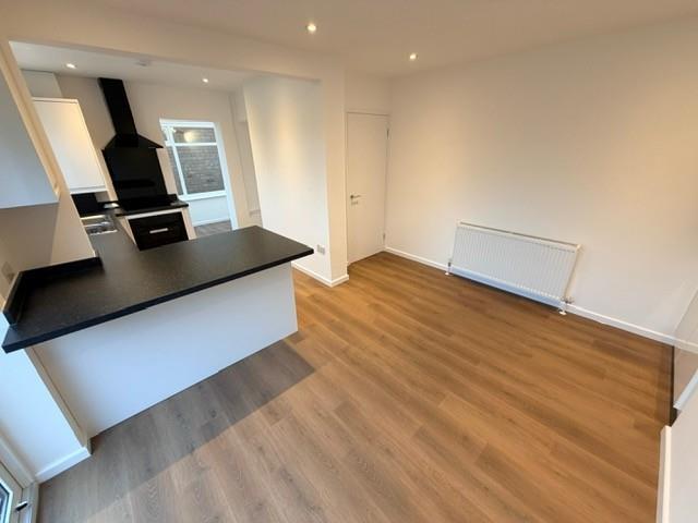 Kitchen 4.jpg