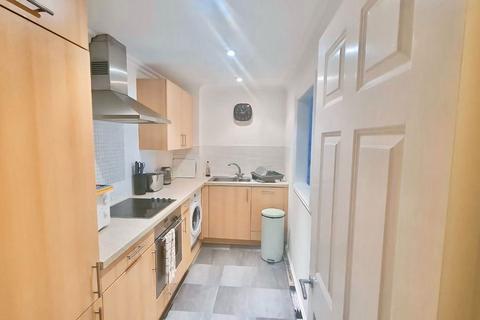 2 bedroom apartment to rent, Rouge Bouillon, Jersey JE2