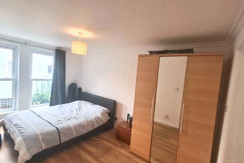 2 bedroom apartment to rent, Rouge Bouillon, Jersey JE2