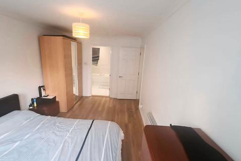 2 bedroom apartment to rent, Rouge Bouillon, Jersey JE2