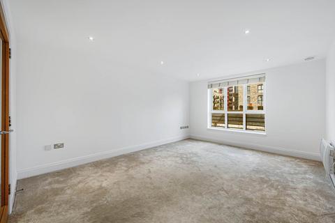 2 bedroom apartment to rent, Tanyard House, Brentford
