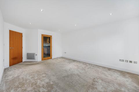 2 bedroom apartment to rent, Tanyard House, Brentford