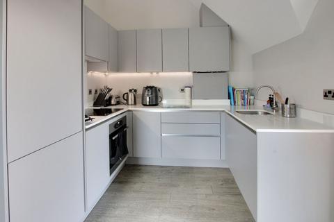 2 bedroom flat for sale, Princewood Court, Woodmere Avenue, Shirley