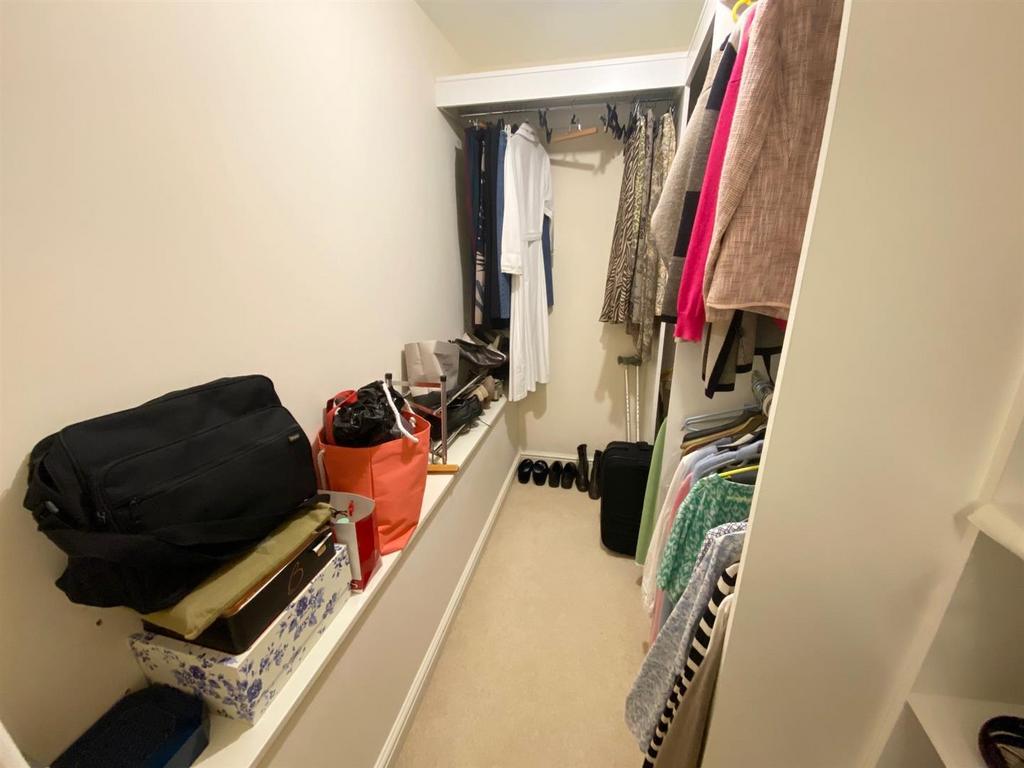 Walk in wardrobe.jpg