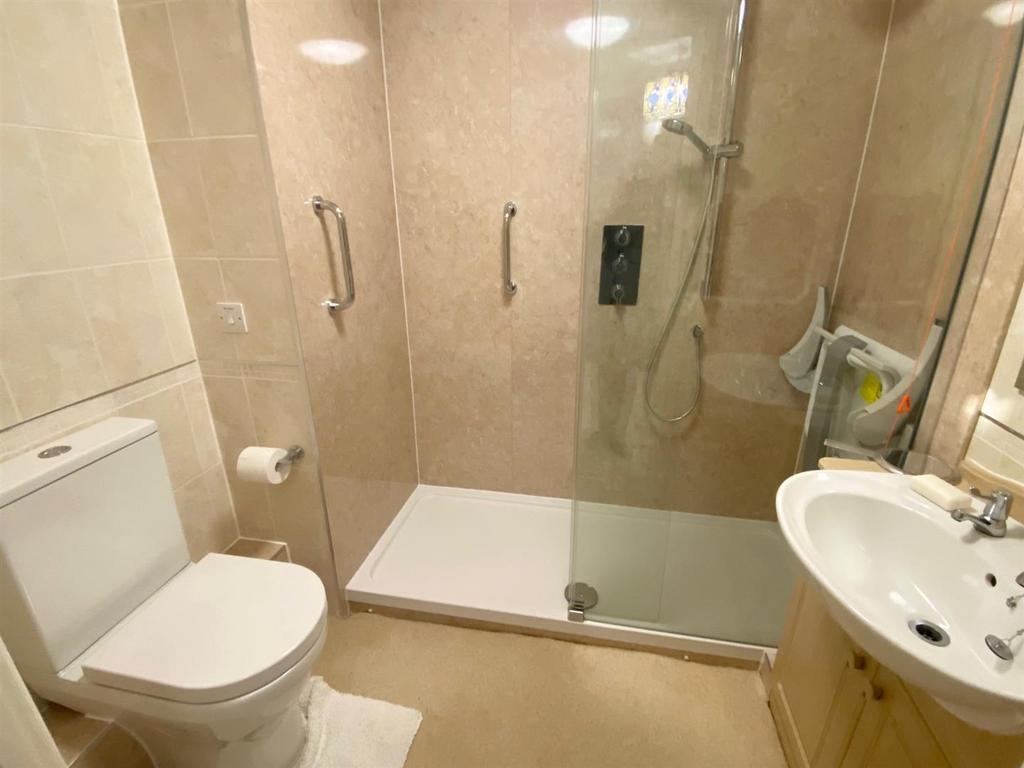Shower room.jpg