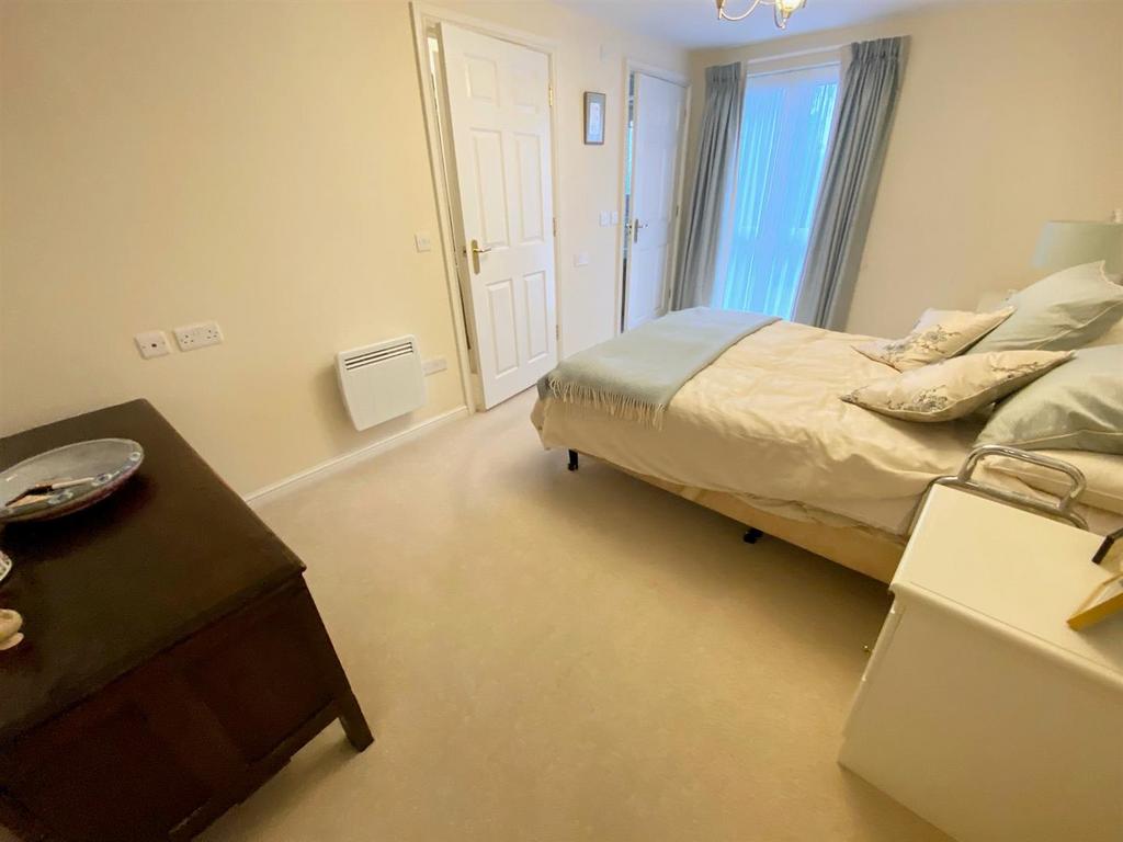 Master bedroom.jpg