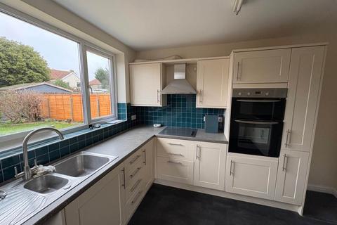 2 bedroom semi-detached bungalow to rent, Nutwell Road, Worle, Weston-super-Mare