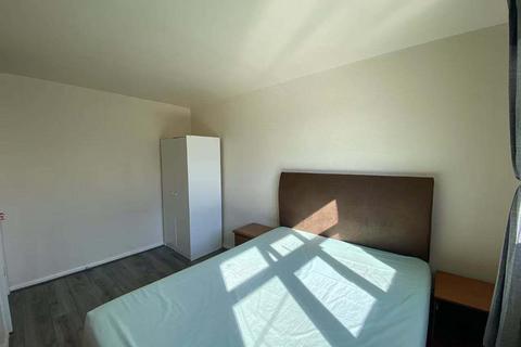 4 bedroom terraced house to rent, Bennett Street, Manchester M12