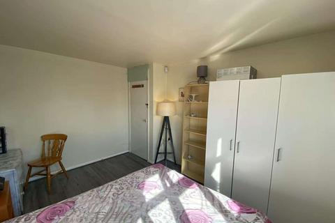 4 bedroom terraced house to rent, Bennett Street, Manchester M12